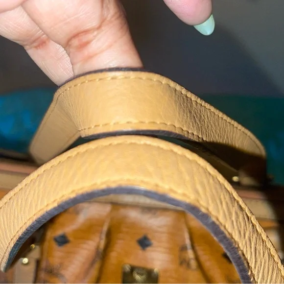 MCM Visetos Medium Essentials Shopper Tote Cognac - Picture 17 of 17